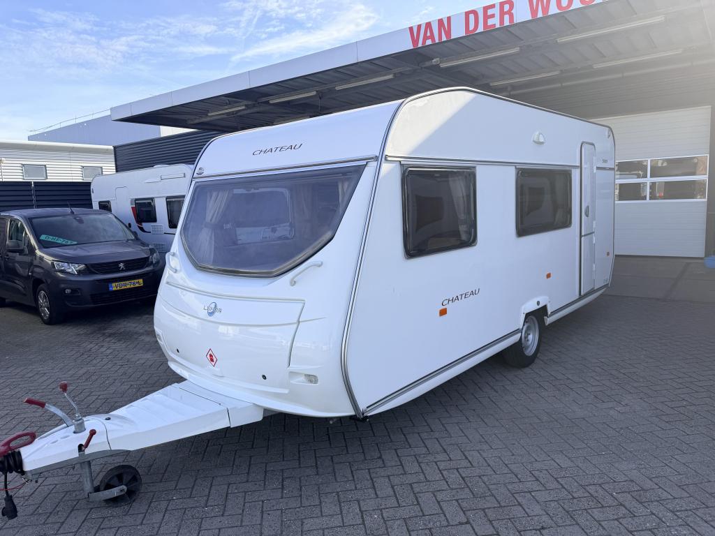 Chateau Lunar 500 Stapelbed en 2x zitje, Caravans en Kamperen, Caravans, Bedrijf, 5 tot 6 meter, Overige typen, 1000 - 1250 kg