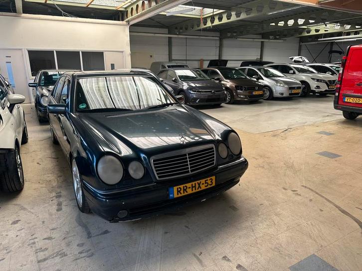 Mercedes benz E50 AMG w210 uniek! (E55 c63 e63, Auto's, Mercedes-Benz, Bedrijf, E-Klasse, Benzine, Sedan, Automaat, Origineel Nederlands