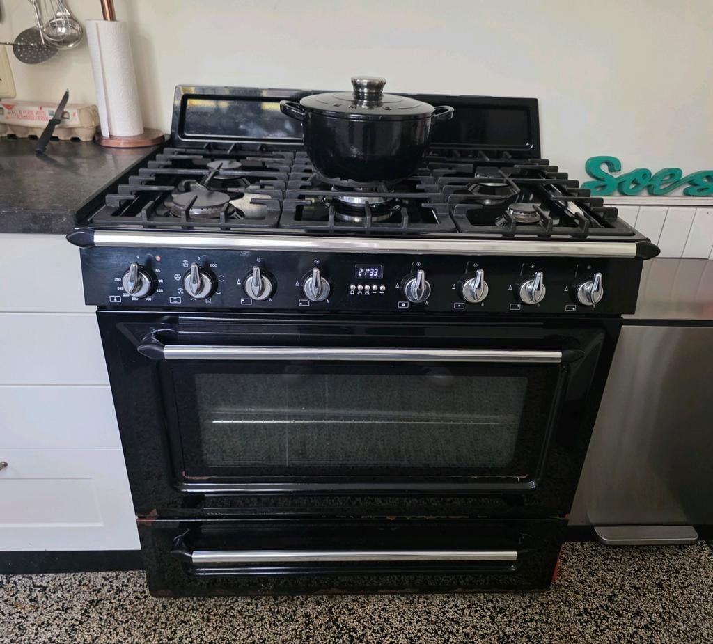 Smeg gasfornuis 90cm met wokbrander en grote oven, zwart, Witgoed en Apparatuur, Fornuizen, Ophalen, Gebruikt, 60 cm of meer, Gas