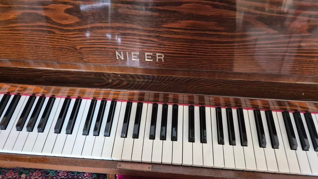 Baby piano.Gratis ophalen. Moet gestemd worden. Voorburg eo., Muziek en Instrumenten, Piano's, Ophalen of Verzenden, Gebruikt