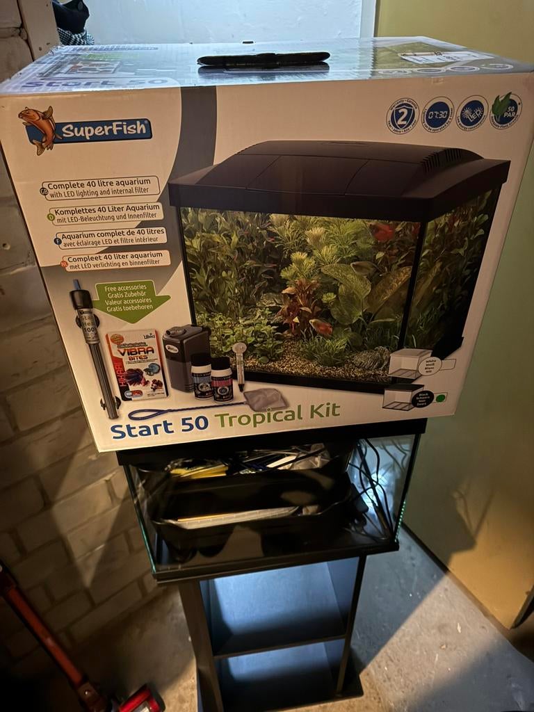 Aquarium met toebehoren Superfish start 50 Tropical Kit, Ophalen, Zo goed als nieuw, Leeg aquarium