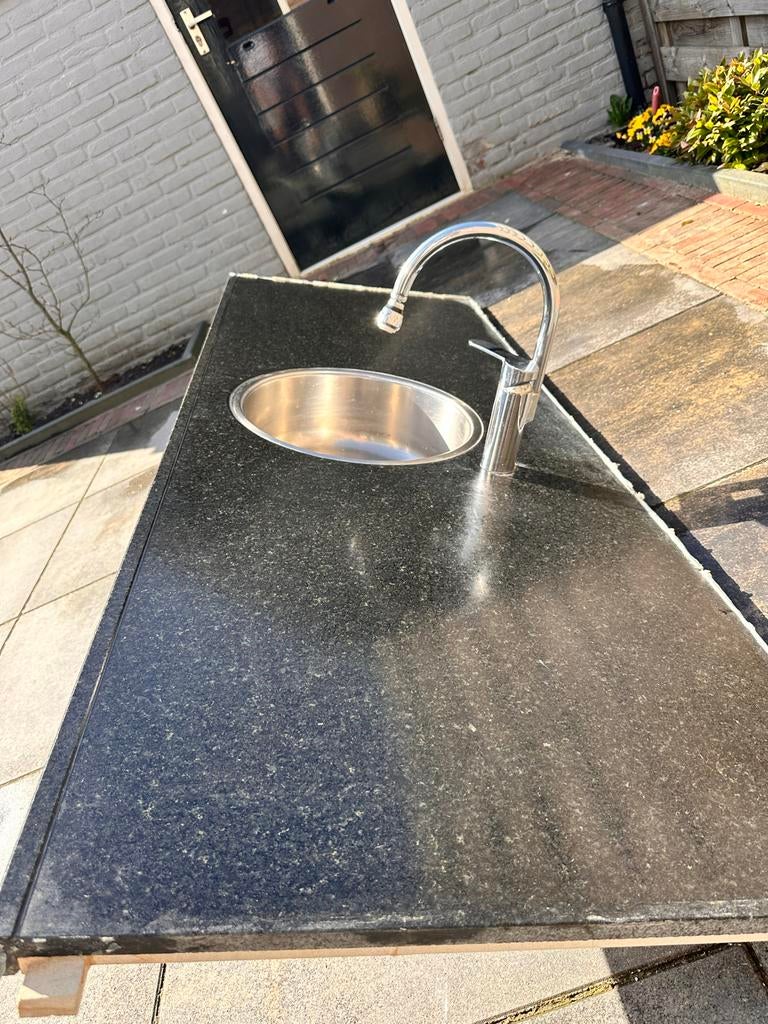 Granieten werkblad met spoelbak en Grohe kraan, Ophalen, Gebruikt, Zwart, Overige typen