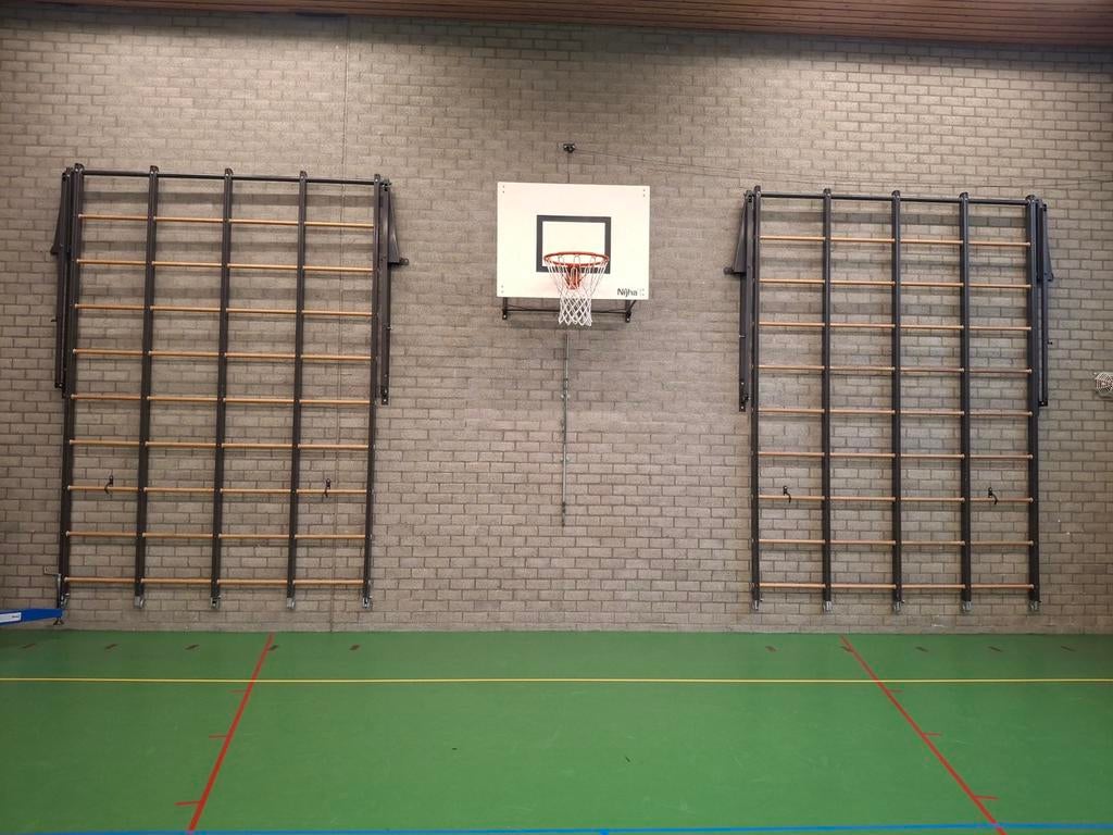 Turnwand / Wandrek voor gymzaal of sportruimte, Ophalen, Gebruikt