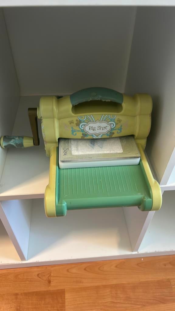 Sizzix Big Shot Stansmachine - Handmatige Die-Cutting Machin, Gebruikt, Geschikt voor karton, Overige thema's, Meerkleurig