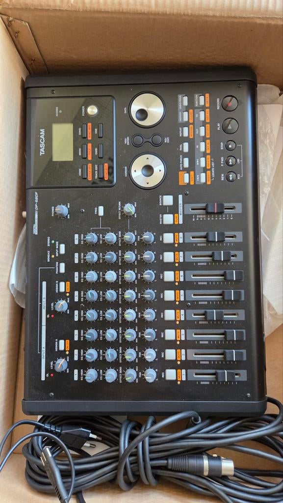 Tascam DP-02CF Digitale Portastudio Mengpaneel, Ophalen of Verzenden, Zo goed als nieuw