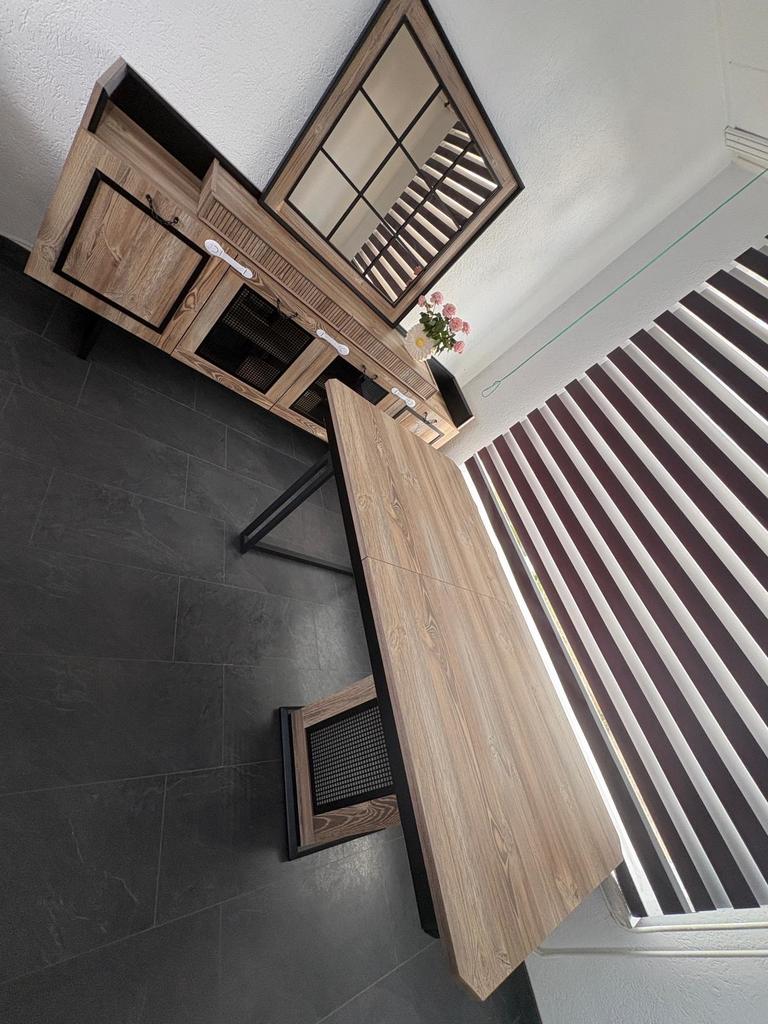 Lange eettafel, uitschuifbaar, Ophalen, Gebruikt, 50 tot 100 cm, Vijf personen of meer
