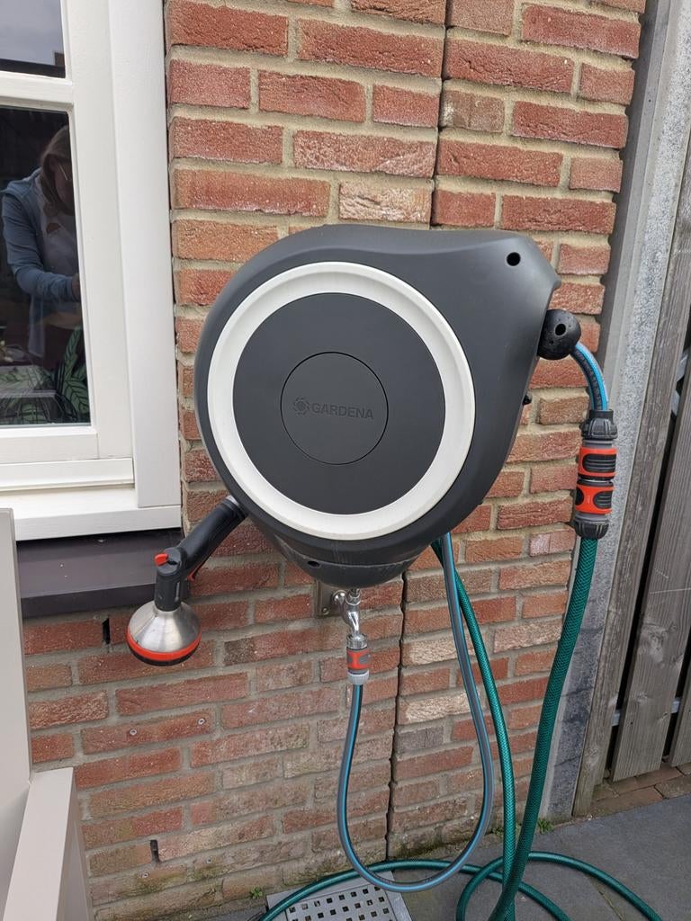 Gardena Wandslangenbox RollUp S 15M Wit, Tuin en Terras, Tuinslangen, Ophalen, Zo goed als nieuw, Tuinslanghaspel