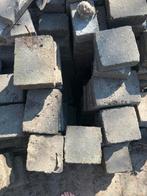 Gratis vierkante tegels - Ideaal voor tuin of terras, Tuin en Terras, Ophalen, Gebruikt, 10 m² of meer, Beton