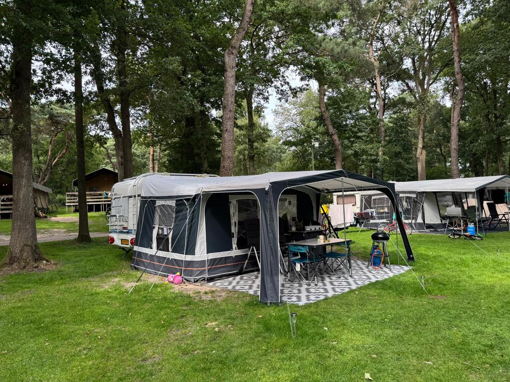 Hobby 400 SF De Luxe, Caravans en Kamperen, Caravans, Vast bed, Hobby, Treinzit, 750 - 1000 kg