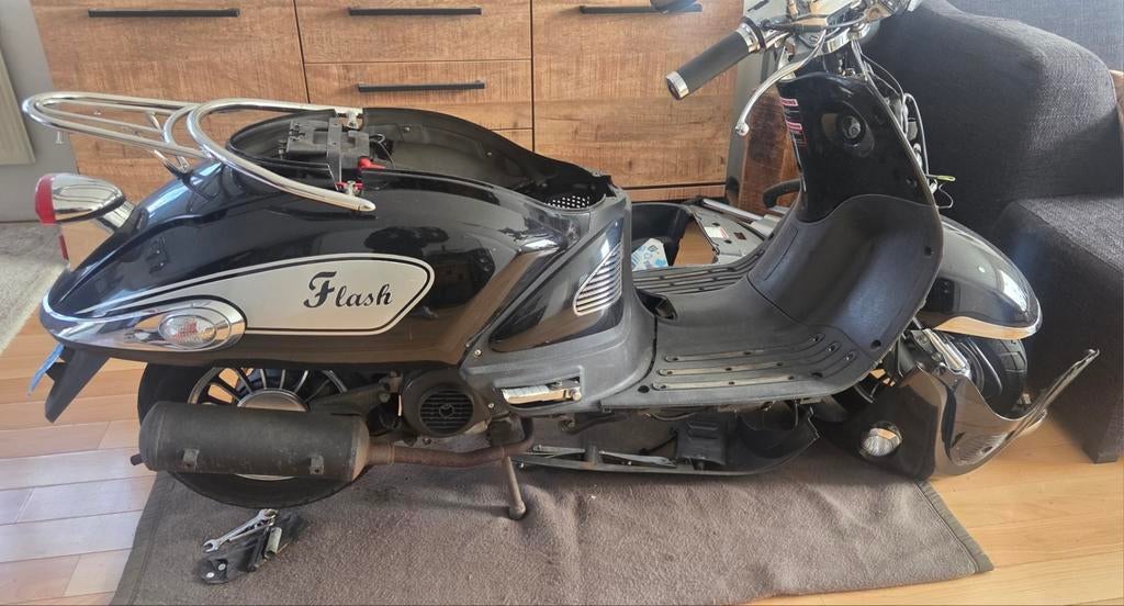 ZNEN flash retro scooter, Fietsen en Brommers, Gebruikt, Benzine, Ophalen, Overige merken