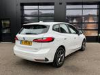 BMW 2-Serie Active Tourer 218i Luxury Line Headup Camera, Auto's, BMW, Gebruikt, 1445 kg, Wit, 3 cilinders