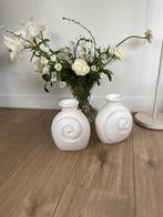 Twee roomwitte vazen, Ophalen, Overige kleuren, Aardewerk of Porselein, Zo goed als nieuw