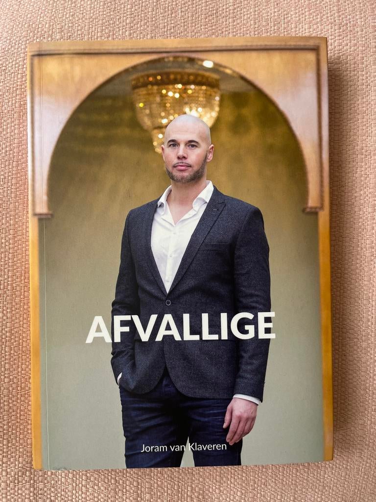 Afvallige - Joram van Klaveren (Boek), Boeken, Ophalen of Verzenden, Zo goed als nieuw
