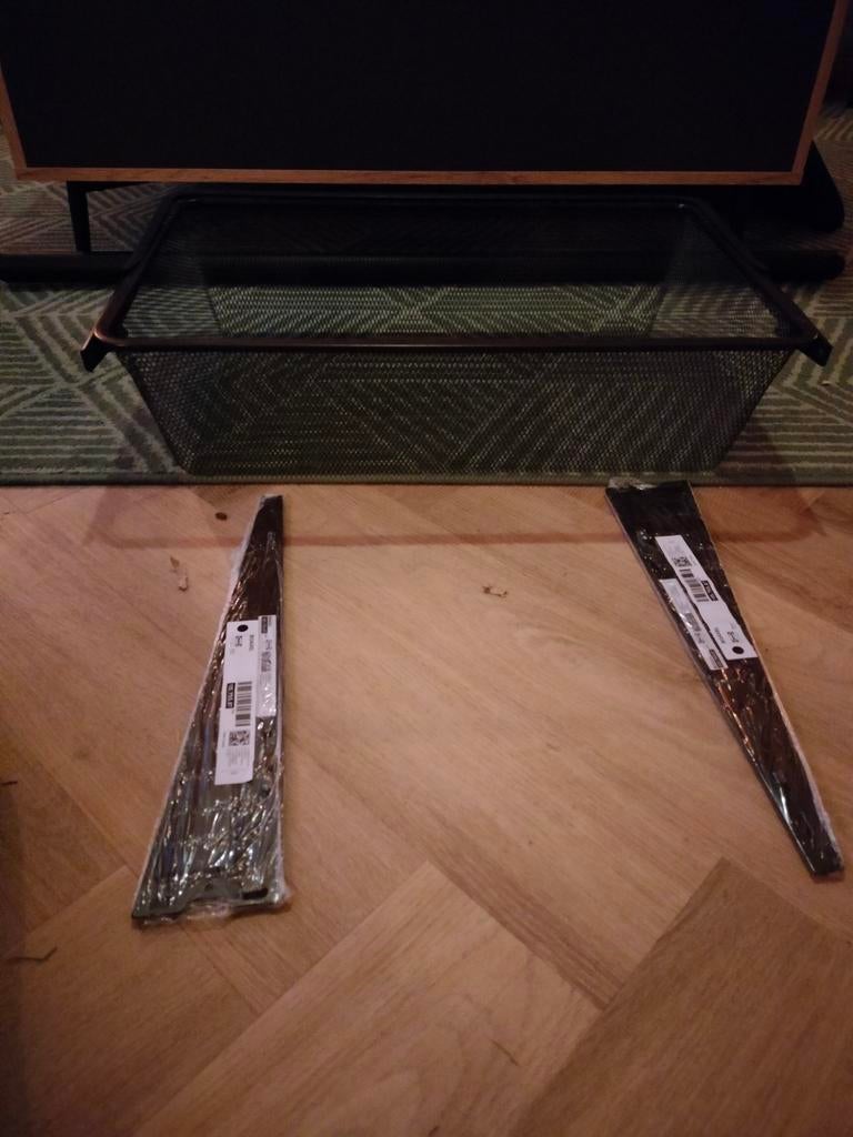 IKEA BOAXEL mand met bevestiging, zwart, Huis en Inrichting, Ophalen of Verzenden, Nieuw