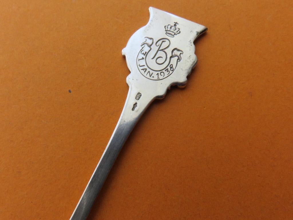 Zilveren lepeltje 1938, Verzamelen, Koninklijk Huis en Royalty, Verzenden, Gebruikt, Nederland, Speld(je) of Lepel(tje)