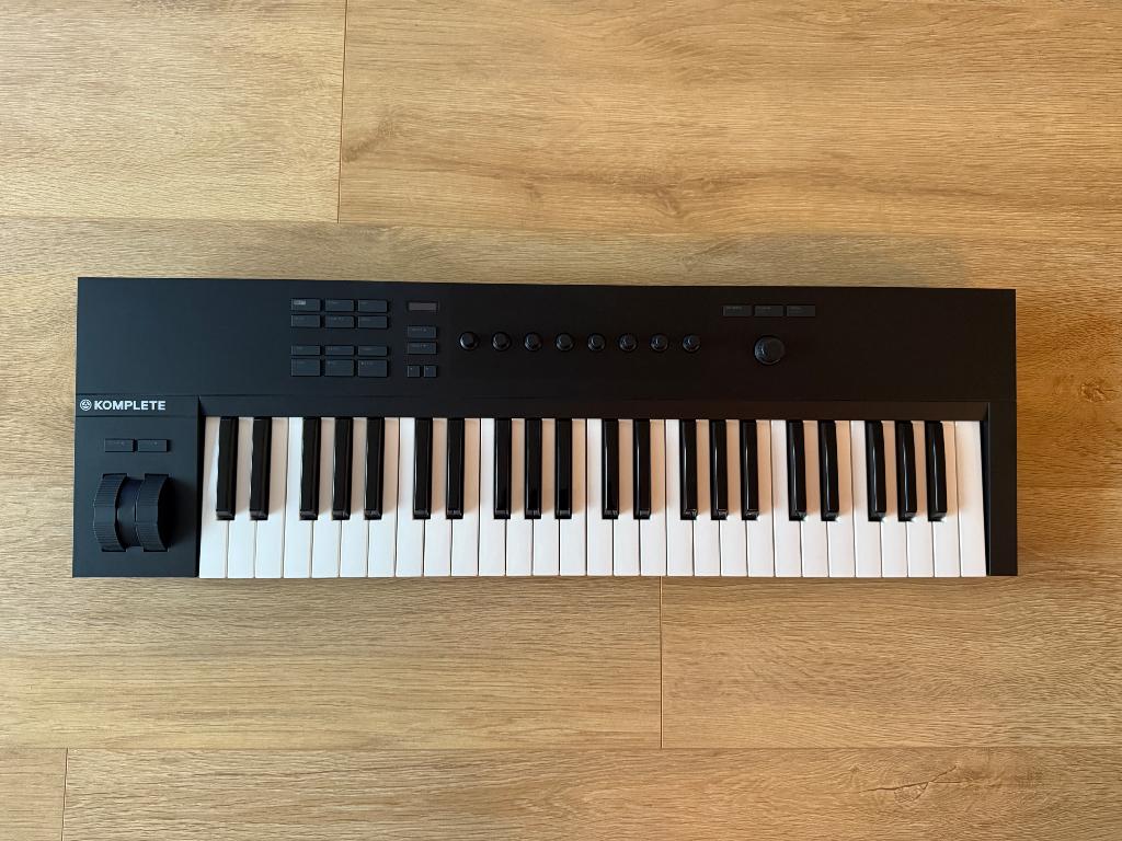 Native Instruments Komplete Kontrol A49 MIDI Keyboard, Muziek en Instrumenten, Midi-aansluiting, Zo goed als nieuw, Ophalen, 49 toetsen