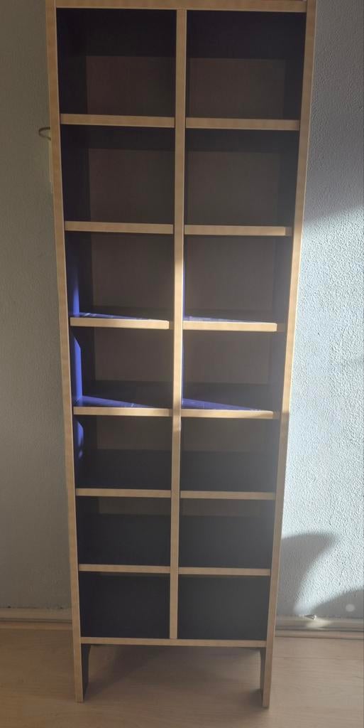 Mooie stevige Houten cd/dvd kast, Huis en Inrichting, Woonaccessoires | Cd- en Dvd-rekken, Zo goed als nieuw, Cd's of Dvd's, Hout
