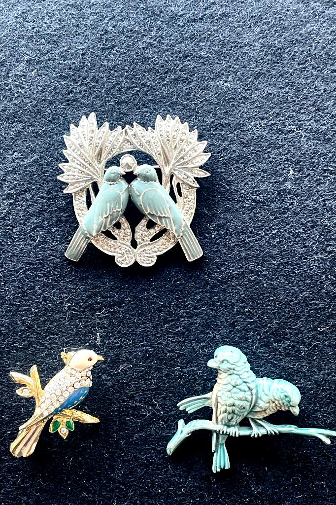 3 vintage broches van vogels, Sieraden, Tassen en Uiterlijk, Broches, Ophalen of Verzenden, Zo goed als nieuw, Overige kleuren