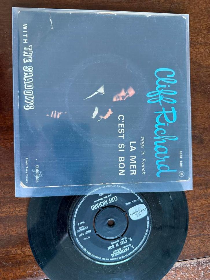 Cliff Richard EP - C'est Si Bon / La Mer (Franstalig), Cd's en Dvd's, Vinyl Singles, Gebruikt, EP, Pop, 7 inch, Ophalen of Verzenden