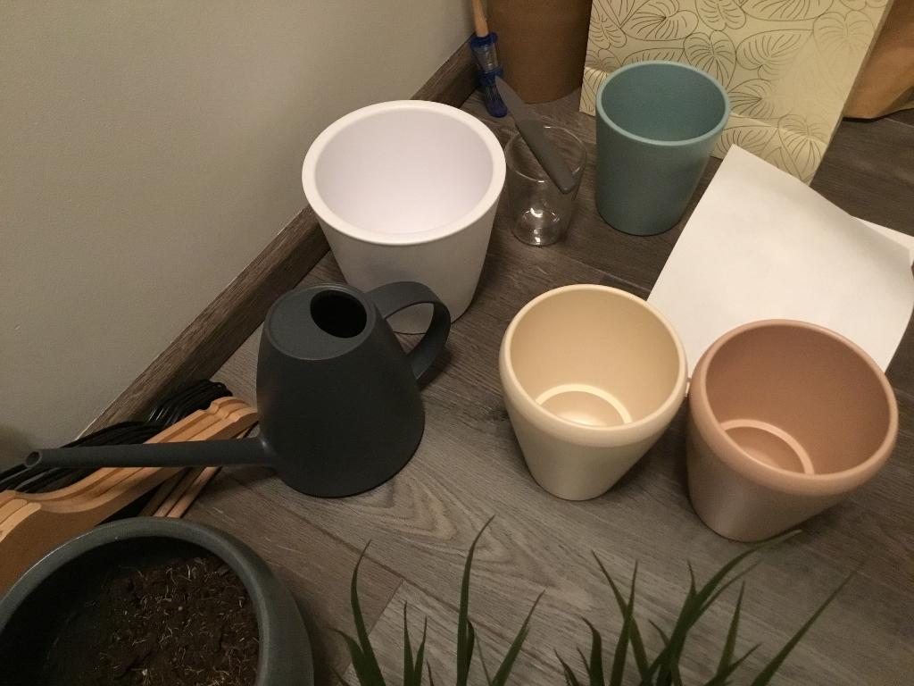 5 plantpotten bloempotten en gieter + potgrond gratis, Ophalen, Rond, Nieuw, Aardewerk