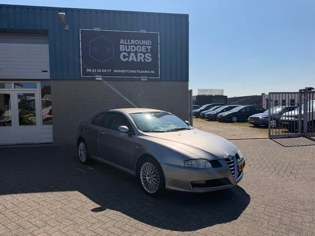 Alfa Romeo GT 1.9 JTD Distinctive, Voorwielaandrijving, Gebruikt, 1295 kg, 4 cilinders