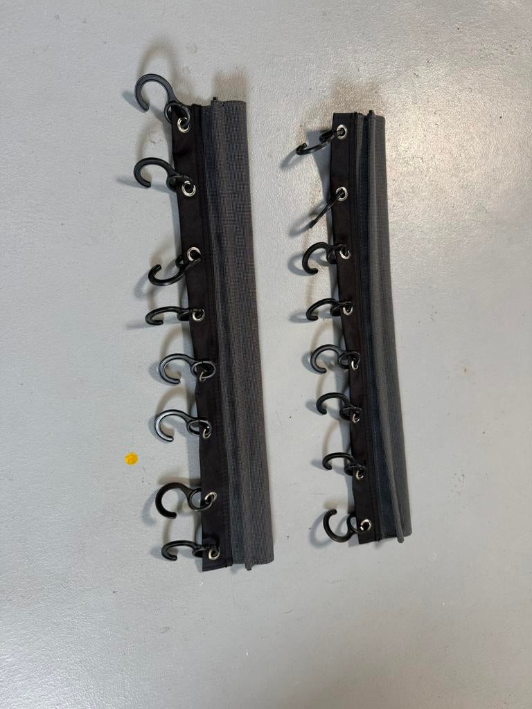 2 kledinghouders voor om buis in de tent, Caravans en Kamperen, Ophalen, Zo goed als nieuw