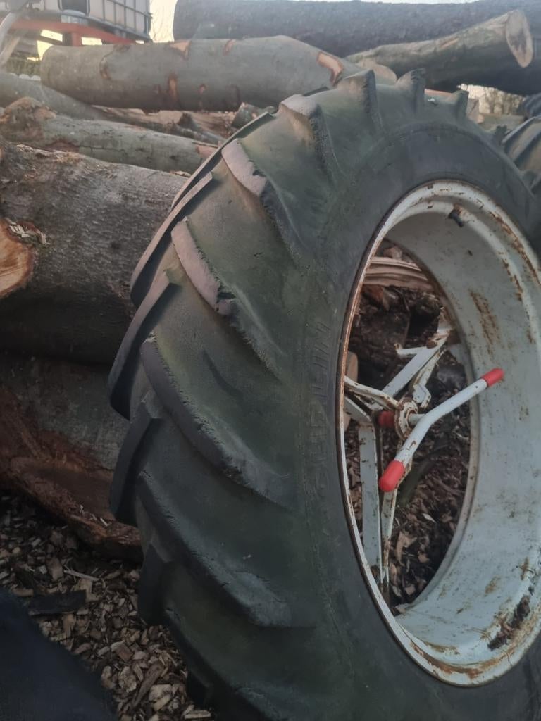 Dubbellucht wielen 13.6r38 compleet, Ophalen of Verzenden