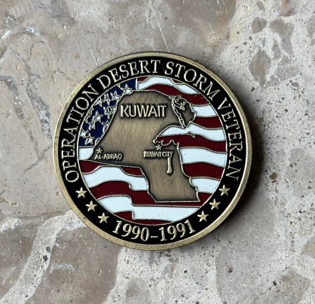 US Army operation desert storm veteran coin, Ophalen of Verzenden, Landmacht, Amerika, Embleem of Badge