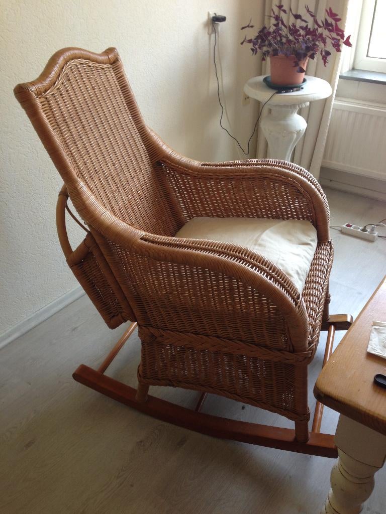 Schommelstoel, Huis en Inrichting, Stoelen, Ophalen, Gebruikt, Bruin, Riet of Rotan