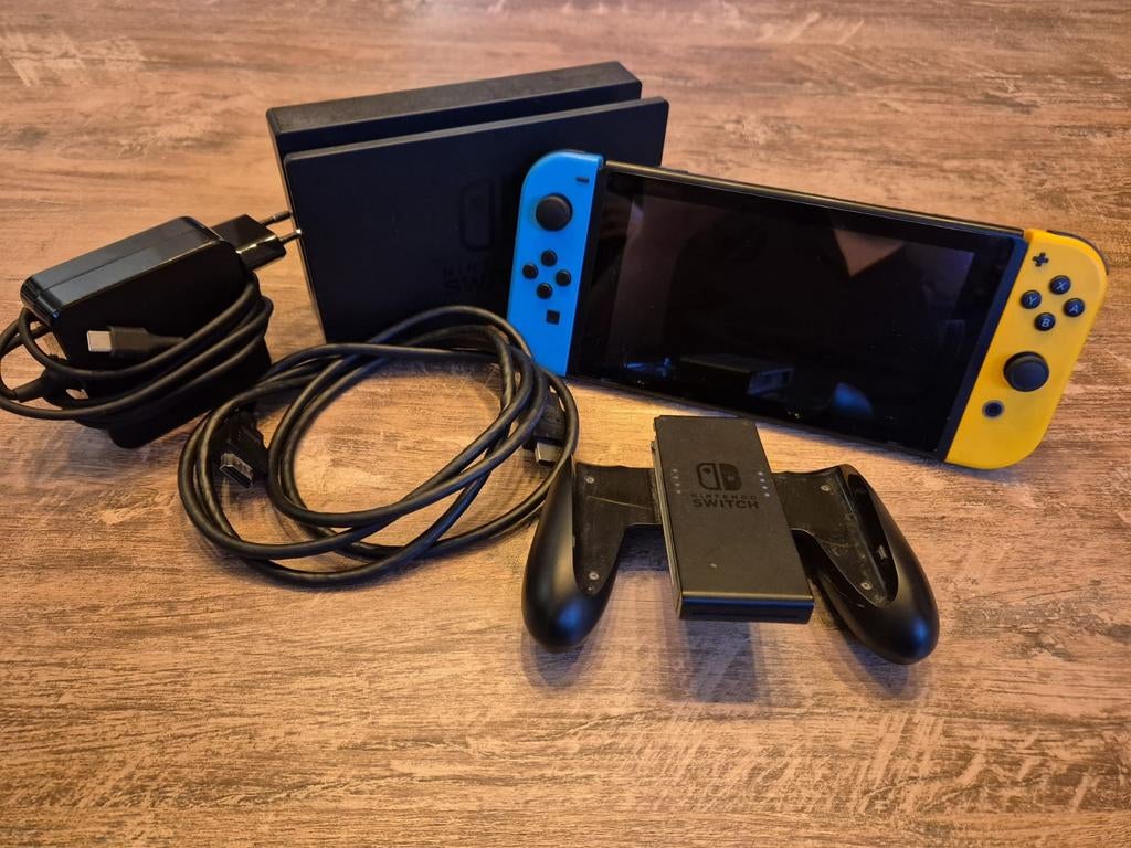 Nintendo switch, Ophalen of Verzenden, Met 2 controllers, Switch Original