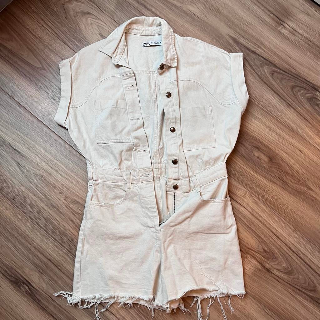 Zara Crèmekleurige Denim Playsuit Maat L, Kleding | Dames, Jumpsuits, Ophalen of Verzenden, Zo goed als nieuw, Maat 42/44 (L)
