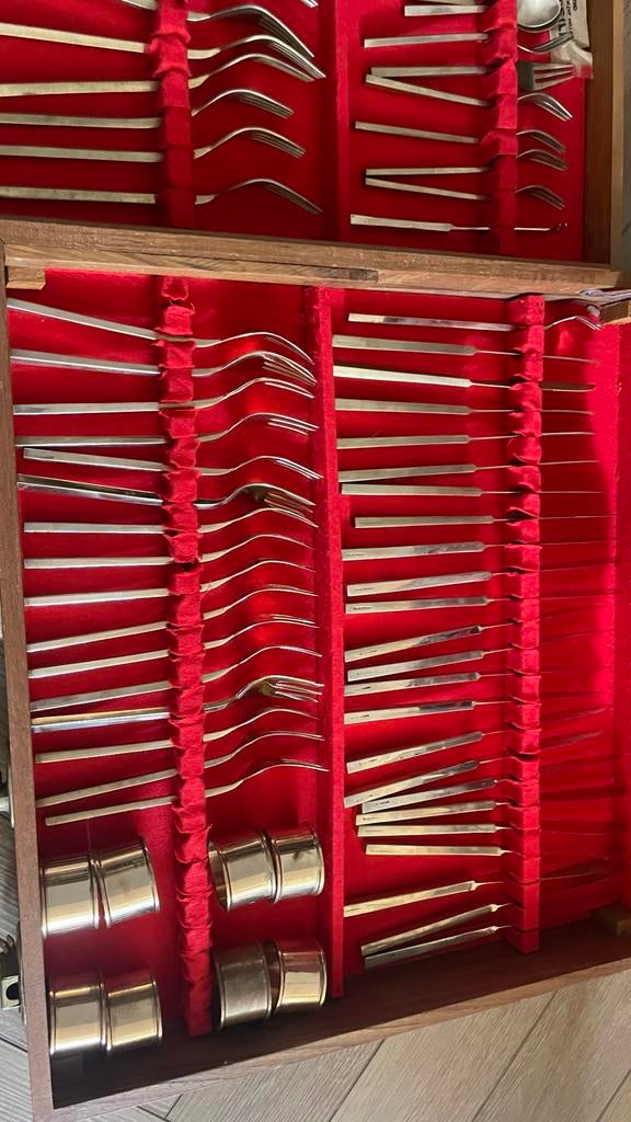 Uitgebreide Gouden Bestekset in Houten Koffer, Ophalen, Gebruikt, Overige materialen, Bestekset