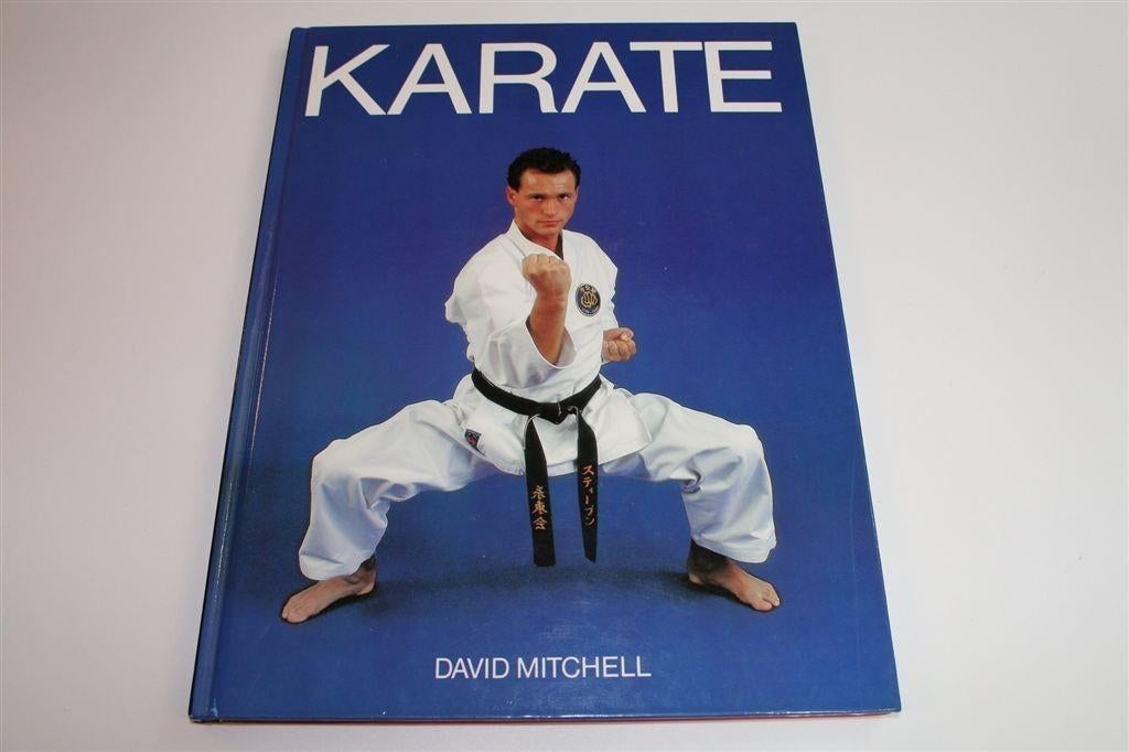 Karate Handboek — Technieken & Stijlen — Rijk Geïllustreerd, Ophalen of Verzenden, Gelezen, Watersport en Hengelsport