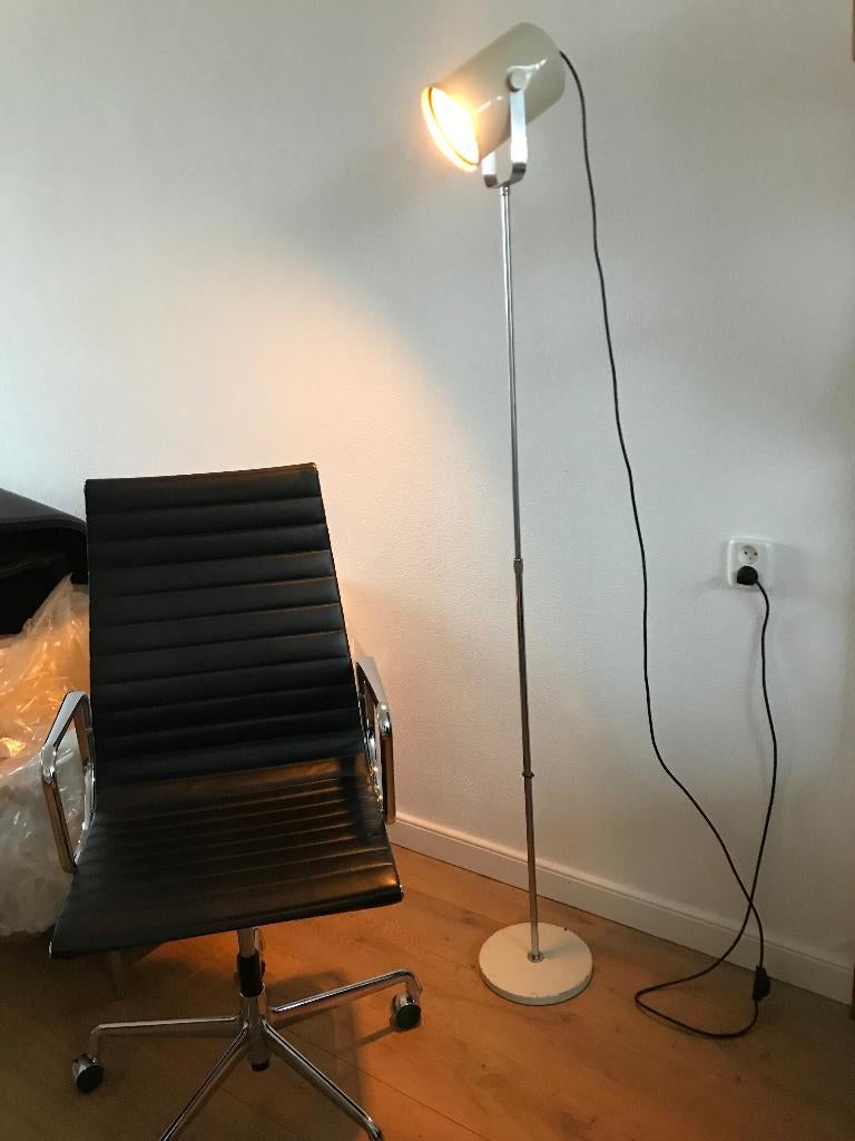 Vintage lamp vloerlamp retro chroom, Huis en Inrichting, Lampen | Vloerlampen, Gebruikt, Ophalen of Verzenden, Nvt, 150 tot 200 cm