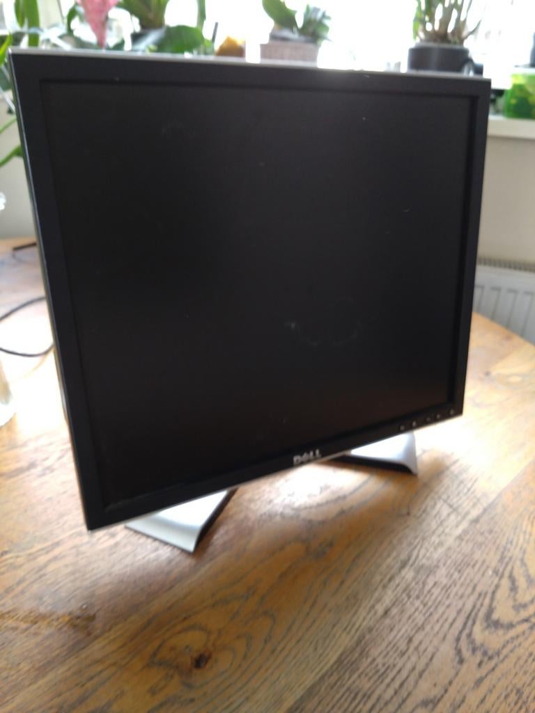 Dell 19inch beeldschermen, Computers en Software, Monitoren, Gebruikt, 60 Hz of minder, DVI, VGA, In hoogte verstelbaar, IPS, Full HD