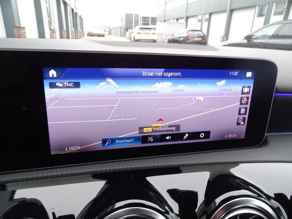 Mercedes-Benz A-klasse 220 Launch Edition Premium AMG NAVIGA, Auto's, Mercedes-Benz, Gebruikt, Leder en Stof, Zwart, Origineel Nederlands