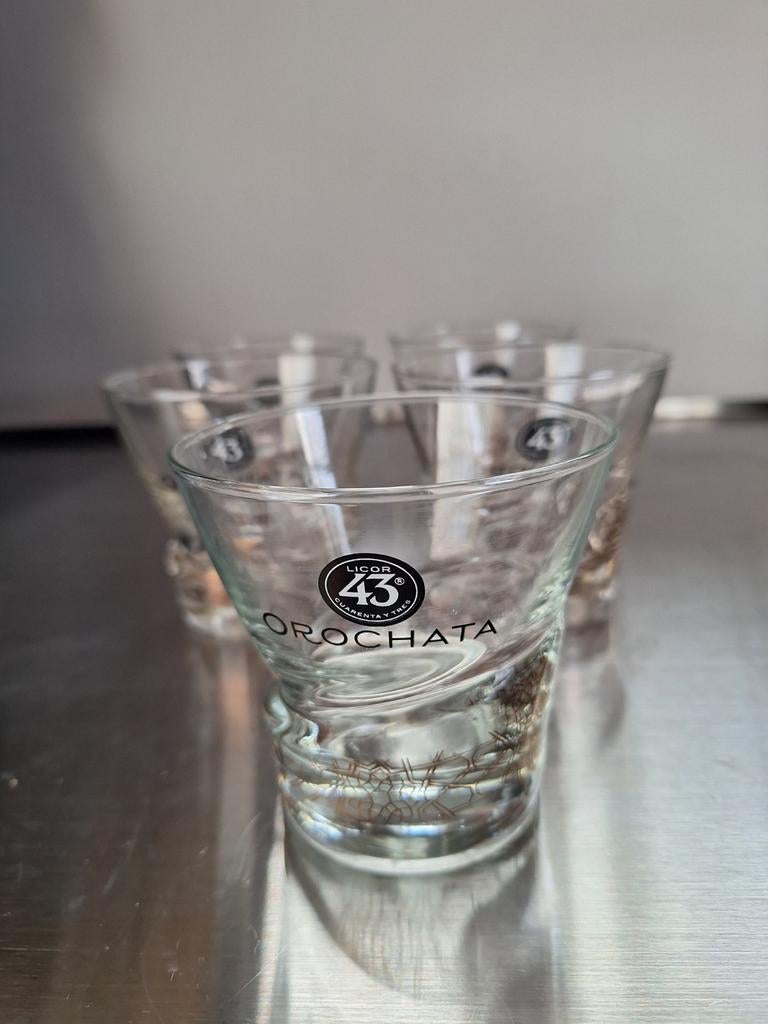 CUARENTA Y TRTES licor 43 OROCHATA glazen 5 stuks, Ophalen of Verzenden, Zo goed als nieuw, Borrel- of Shotglas