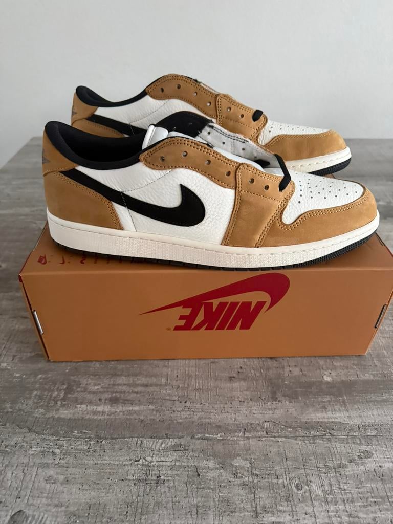 Nieuw paar nike air jordan 1 low retro OG in maat 48,5 48.5, Kleding | Heren, Schoenen, Overige kleuren, Nieuw, Ophalen of Verzenden