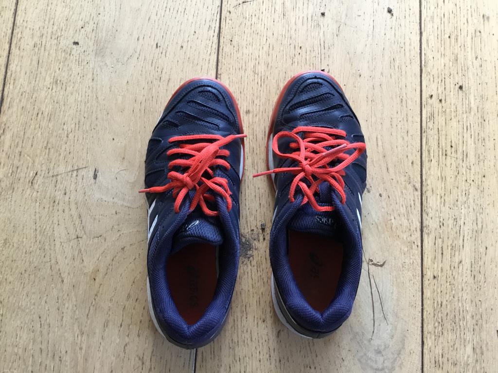 Asics Gel Game hocky zaal  - Maat 37, Kleding | Heren, Schoenen, Zwart, Ophalen of Verzenden, Sneakers of Gympen, Gedragen