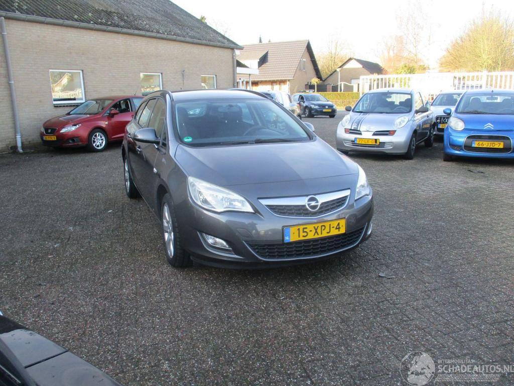 Opel Astra SPORTS TOURER 1.4 Turbo Bns REST BPM 300 EURO !, Stationwagon, Zilver of Grijs, 1362 cc, Benzine