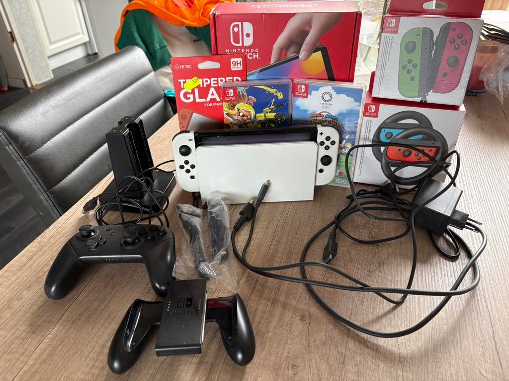 Switch OLED, Spelcomputers en Games, Spelcomputers | Nintendo Switch, Zo goed als nieuw, Switch OLED, Met 1 controller, Ophalen