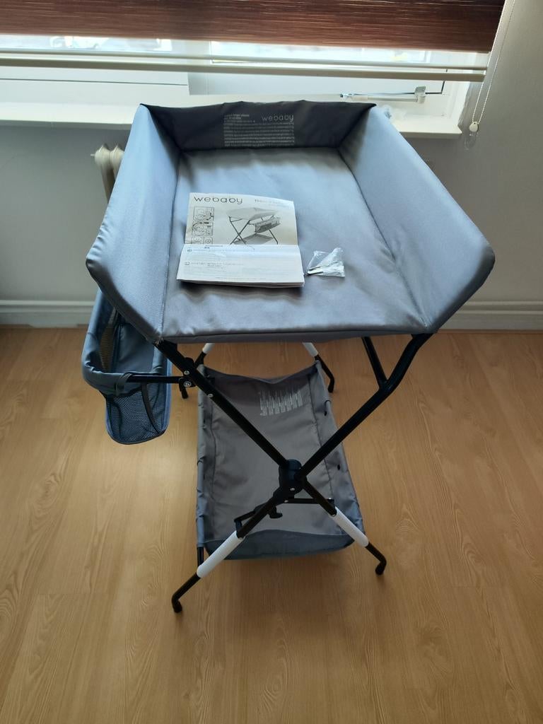 WeBaby inklapbare luiertafel- Zo goed als nieuw, Kinderen en Baby's, Badjes en Verzorging, Ophalen of Verzenden, Zo goed als nieuw