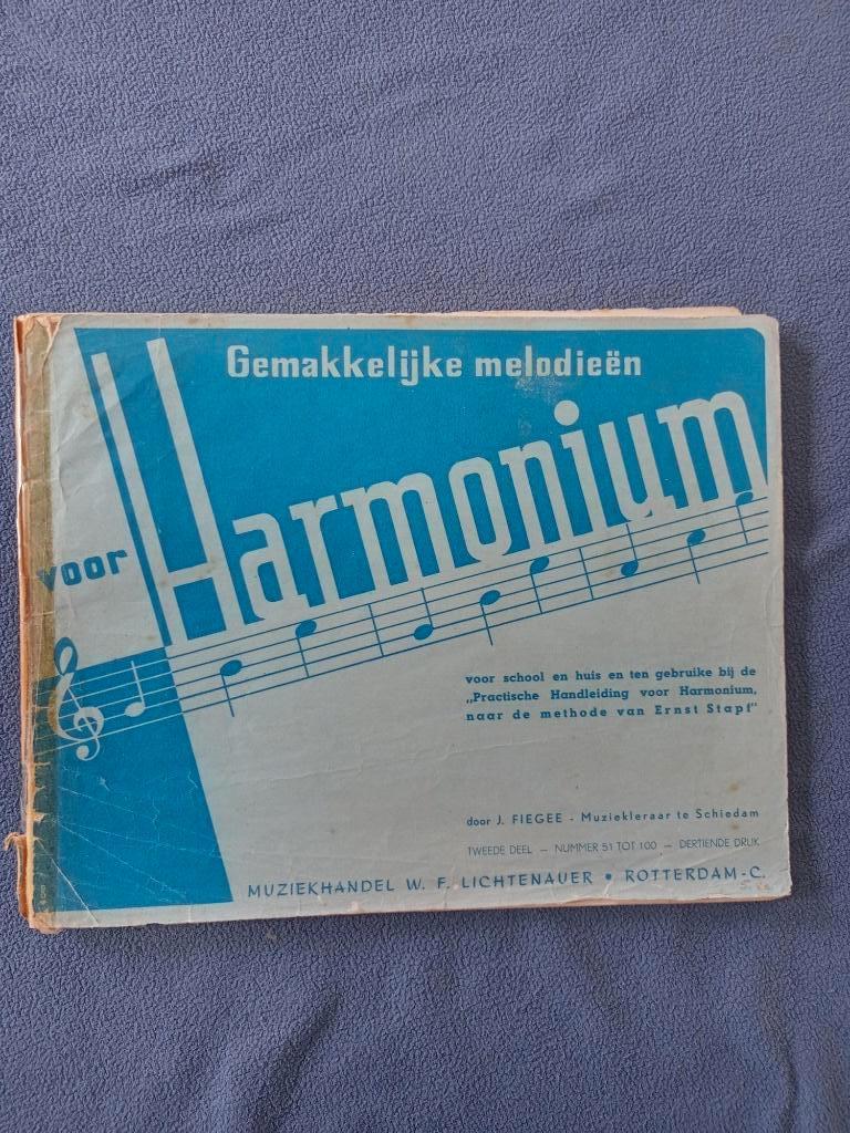 Gemakkelijke melodieën voor Harmonium 2e deel, Ophalen of Verzenden, Gebruikt, Les of Cursus, Keyboard