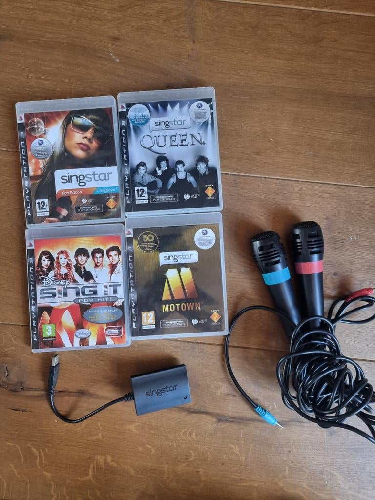 SingStar PS3 bundel: 4 games, microfoons & adapter, Spelcomputers en Games, Ophalen, Muziek, Gebruikt, 2 spelers