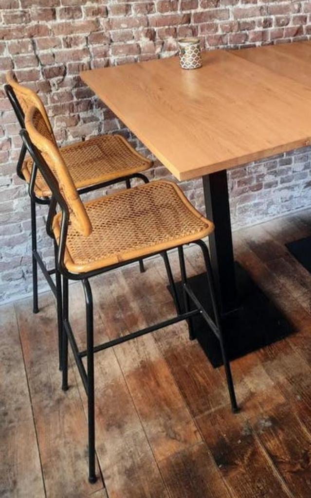 4 mooie en stevige krukken - Ophalen in Amsterdam, Huis en Inrichting, Barkrukken, Ophalen, Gebruikt, 90 cm of meer, Metaal