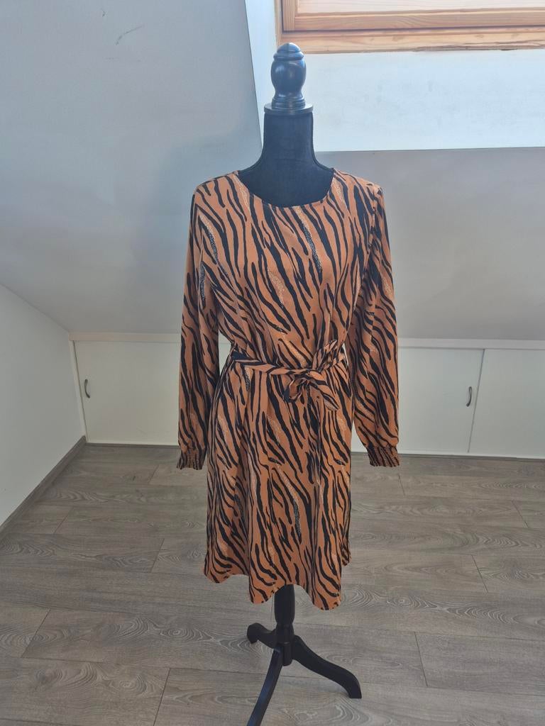 Leuk tijger jurkje. Maat 40, Kleding | Dames, Maat 38/40 (M), Bruin, Verzenden, Casual Ladies