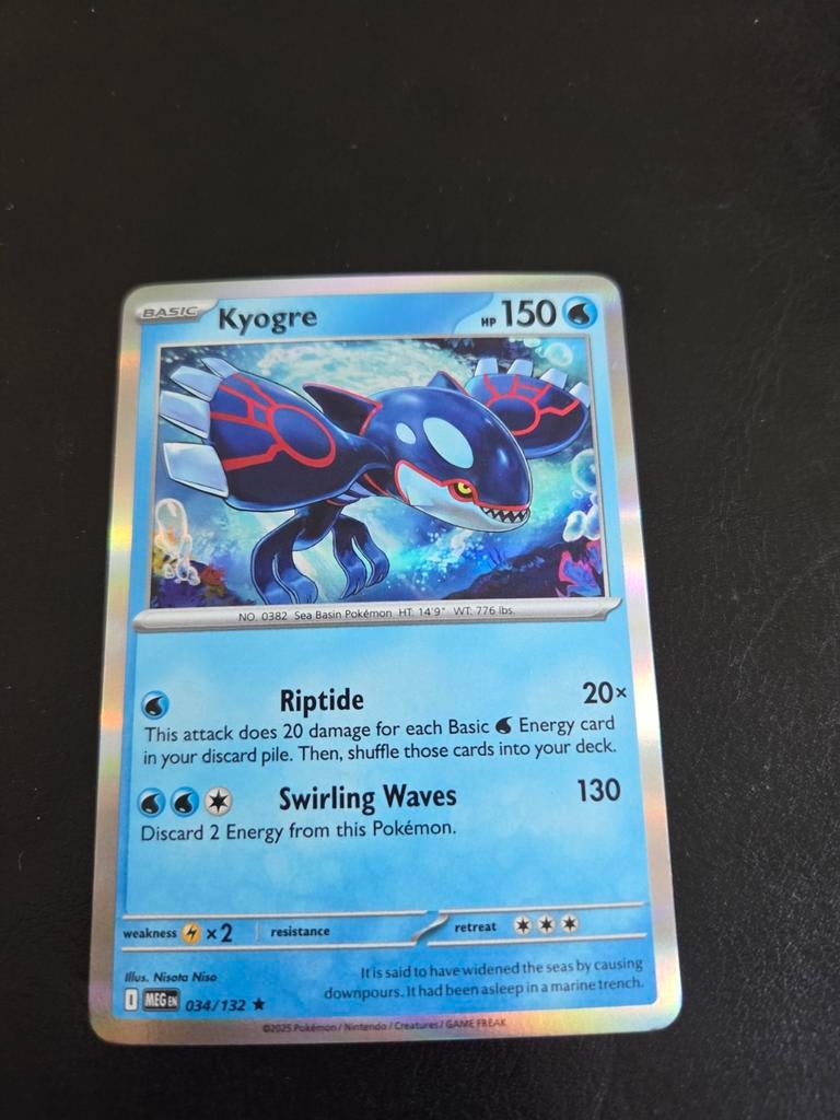 Kyogre Pokémon Kaart - Zeldzaam en Foil, Ophalen of Verzenden, Zo goed als nieuw, Losse kaart, Foil