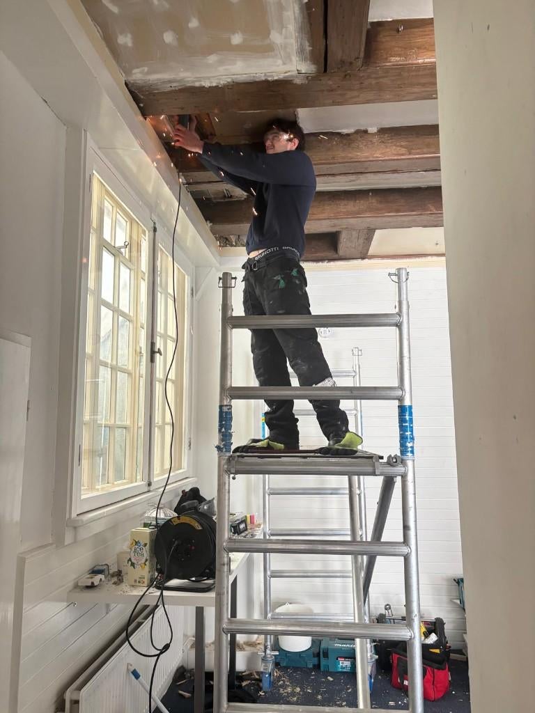 Rolsteiger te huur (7,2 m werkhoogte), Doe-het-zelf en Verbouw, Steigers, Ophalen of Verzenden, Zo goed als nieuw, Rolsteiger of Kamersteiger