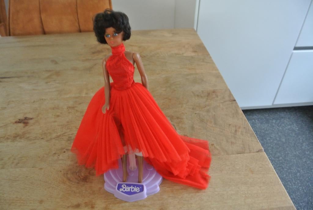 Barbie Hong Kong/ nr 182, Verzamelen, Poppen, Gebruikt, Pop, Ophalen of Verzenden