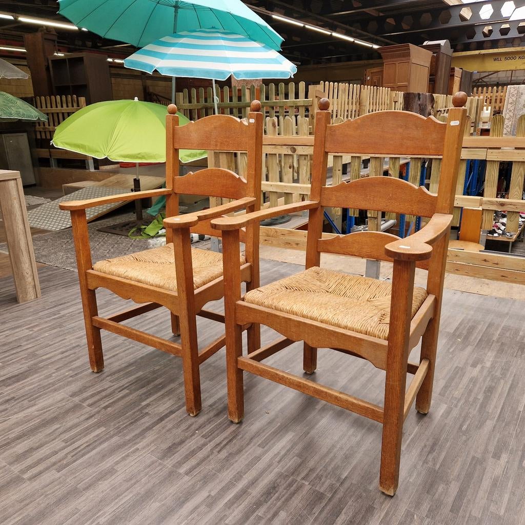 Robuuste houten stoelen met rieten zitting, Ophalen, Gebruikt, Twee, Landelijke, klassieke stijl